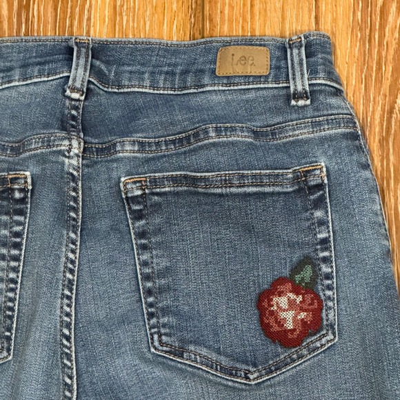 Lee Women Relaxed Straight Leg Jeans Embroidered Rose Blue Denim Y2K - Picture 4 of 6
